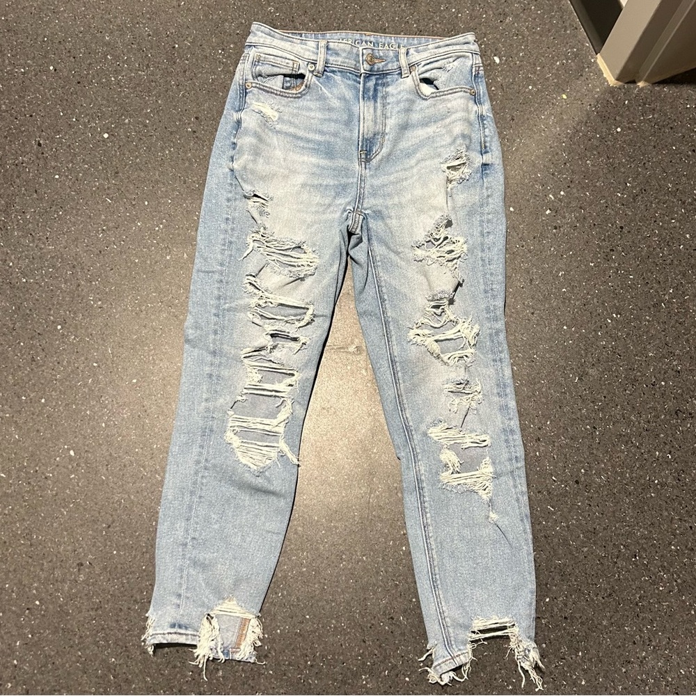 American Eagle Ripped Jean - Picture 1 of 2